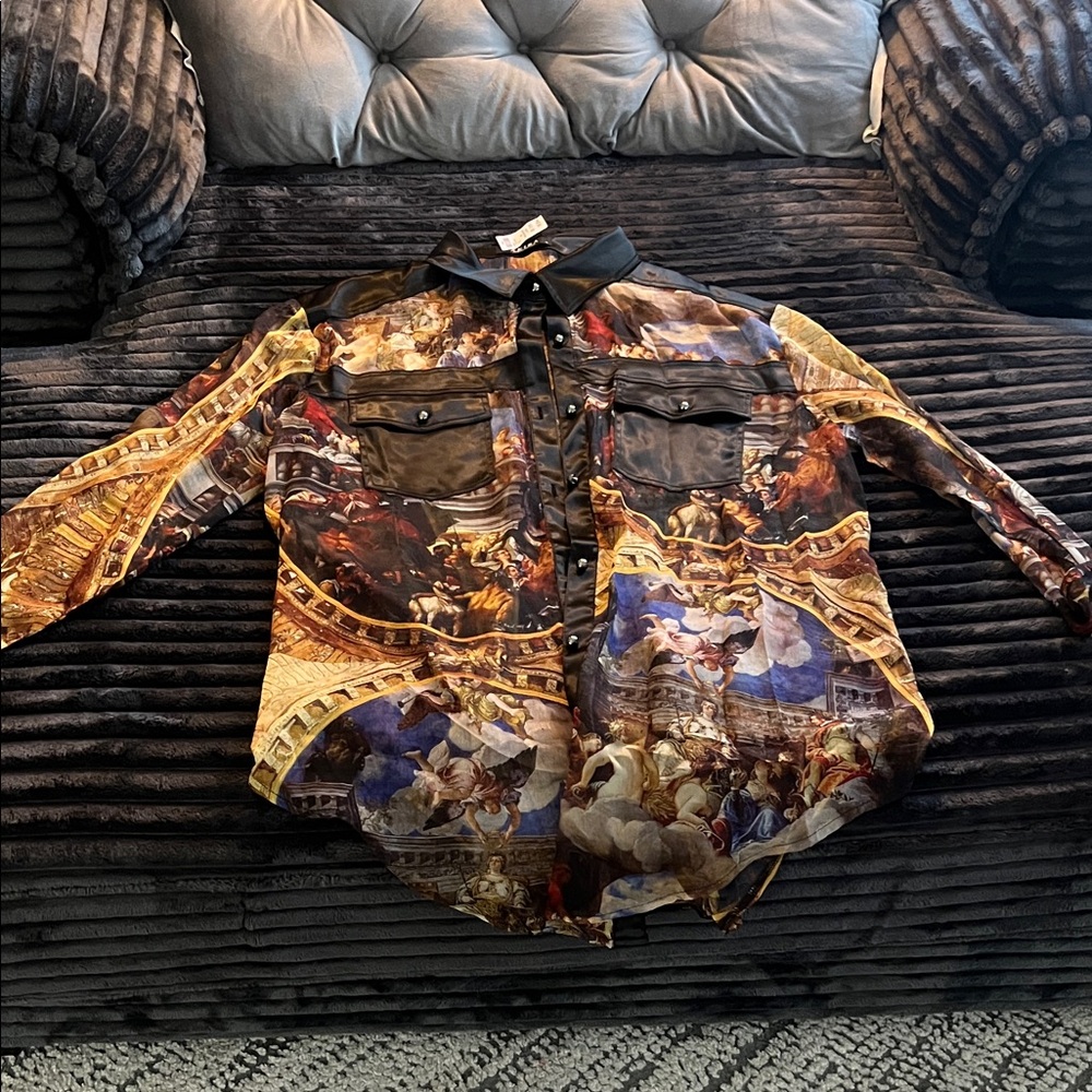 AKIRA Women’s Baroque Print Button Down Shirt